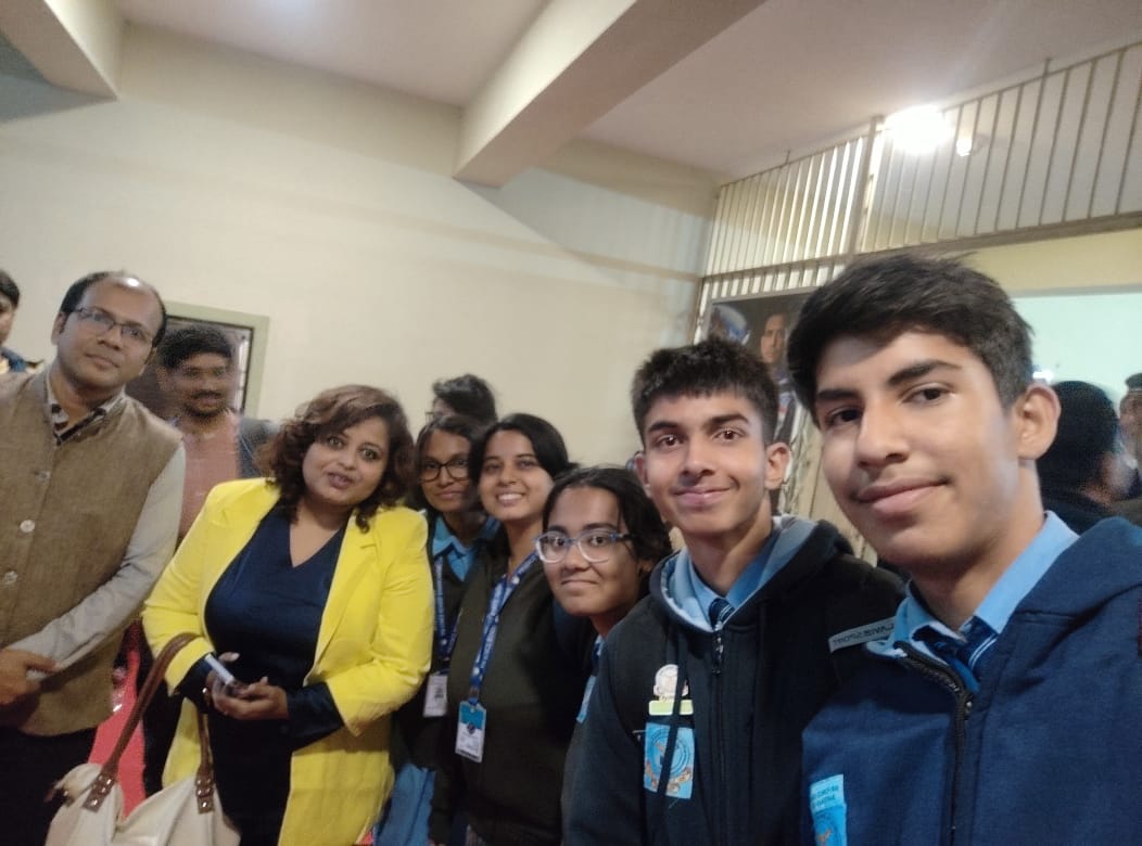 Students meet with Gp Capt